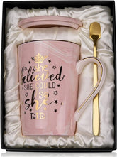 ALBISS She Believed She Could So She Did mug in pink marble, ideal for graduations.