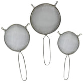AMSE mesh strainers 5.5-inch open-mesh in action for veggies and delicate powders