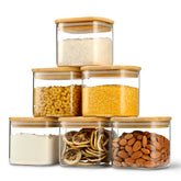 D2scrma 22oz spice container with bamboo lid demonstrates stackable, space-saving storage.