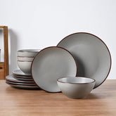 Famiware Venus 10.5-inch dinner plate showcases speckled glaze and modern appeal.
