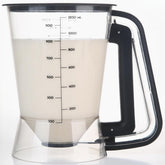 GAGAQI pancake batter dispenser with 5-cup capacity for quick family breakfasts.