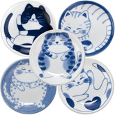 Love Love Japan nekochigura plate with sprawled cat, ideal for sushi serving
