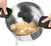 MICHELANGELO pasta pot with strainer lid for easy draining.