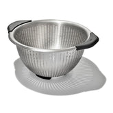 OXO Good Grips 5 qt colander overview with versatile draining