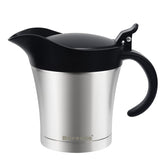 Rorence gravy boat with lid keeps sauces warm at the table.