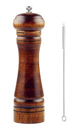 S&C Living oak pepper mill close-up shows premium wood grain for elegant seasoning.