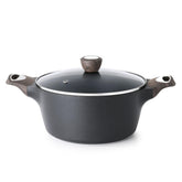 SENSARTE nonstick stockpot with lid for easy food release.
