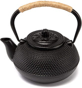 Suyika Tetsubin teapot with enamel interior preserves flavor and eases cleaning.