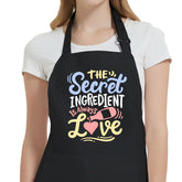 Uiycolk kitchen apron with pockets keeps utensils close while cooking