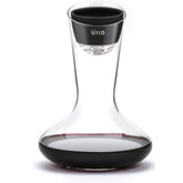 Üllo wine purifier with hand-blown decanter enhances aroma while preserving natural wine flavors.