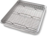 USA Pan quarter-sheet pan outer view for even browning.