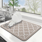 WISELIFE dish drying mat absorbent performance keeps counters dry after washing.