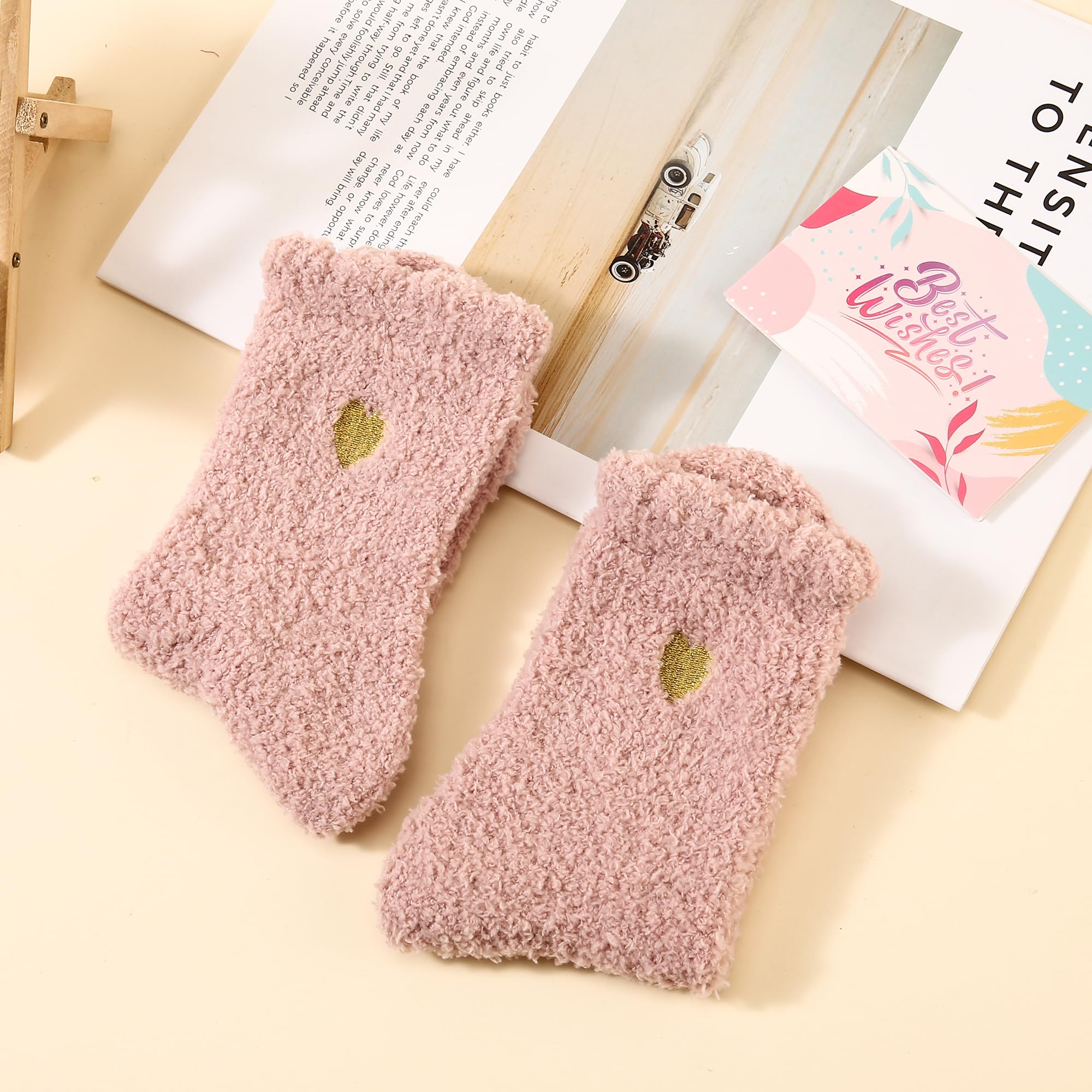 4MELLY socks non-slip grip close-up for safety and lounging