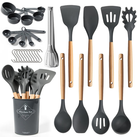77L silicone utensils set with holder demonstrates organized storage and easy access for cooking