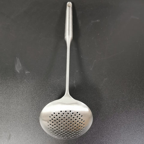 A · HOUSEWARE Skimmer heavy-duty tool for frying and stock.