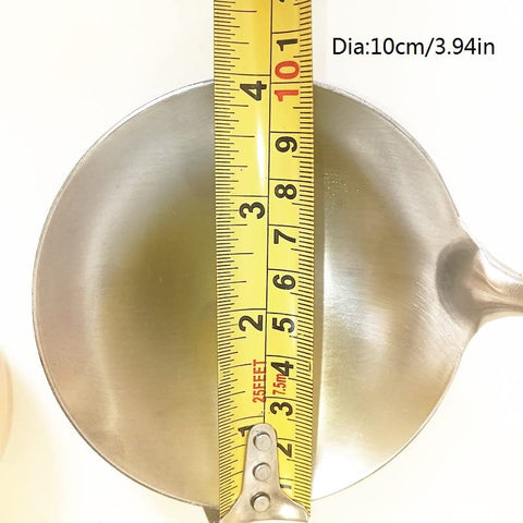 A · HOUSEWARE Pouring rim on ladle enables controlled serving