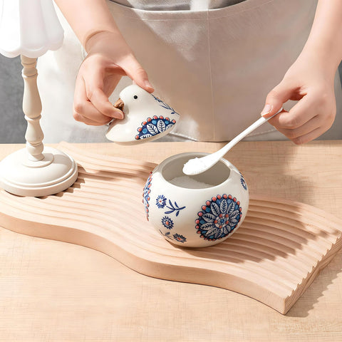 Easy-clean glaze helps rinse away crumbs and stains after baking sessions.