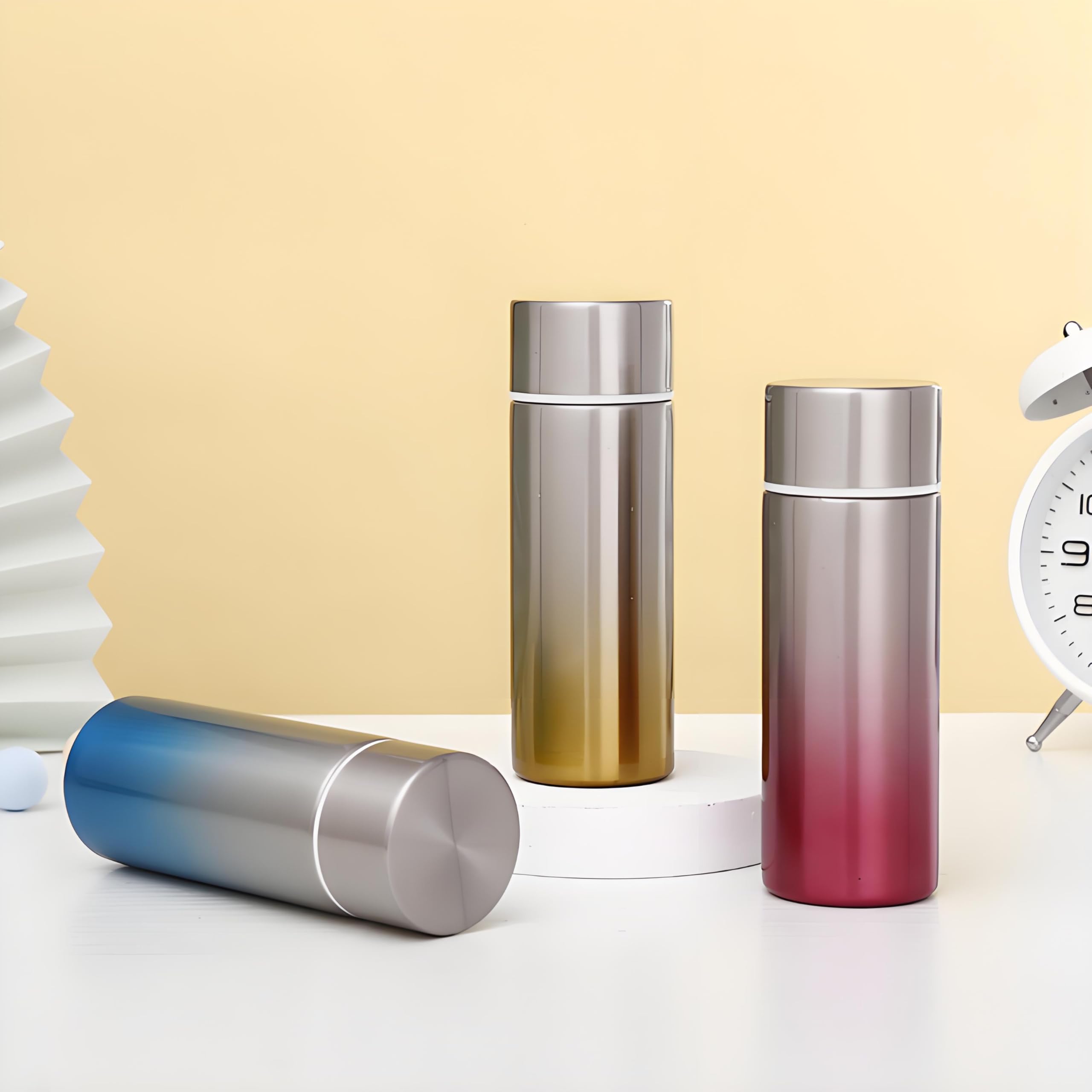 Acshio leak-proof lid on a compact bottle supports on-the-go outings