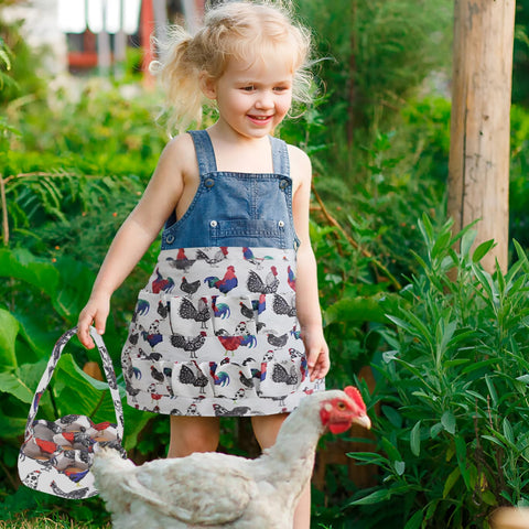 ACUDUDOMA egg-harvest-kit-wide-handle-basket improves comfort during gathering.