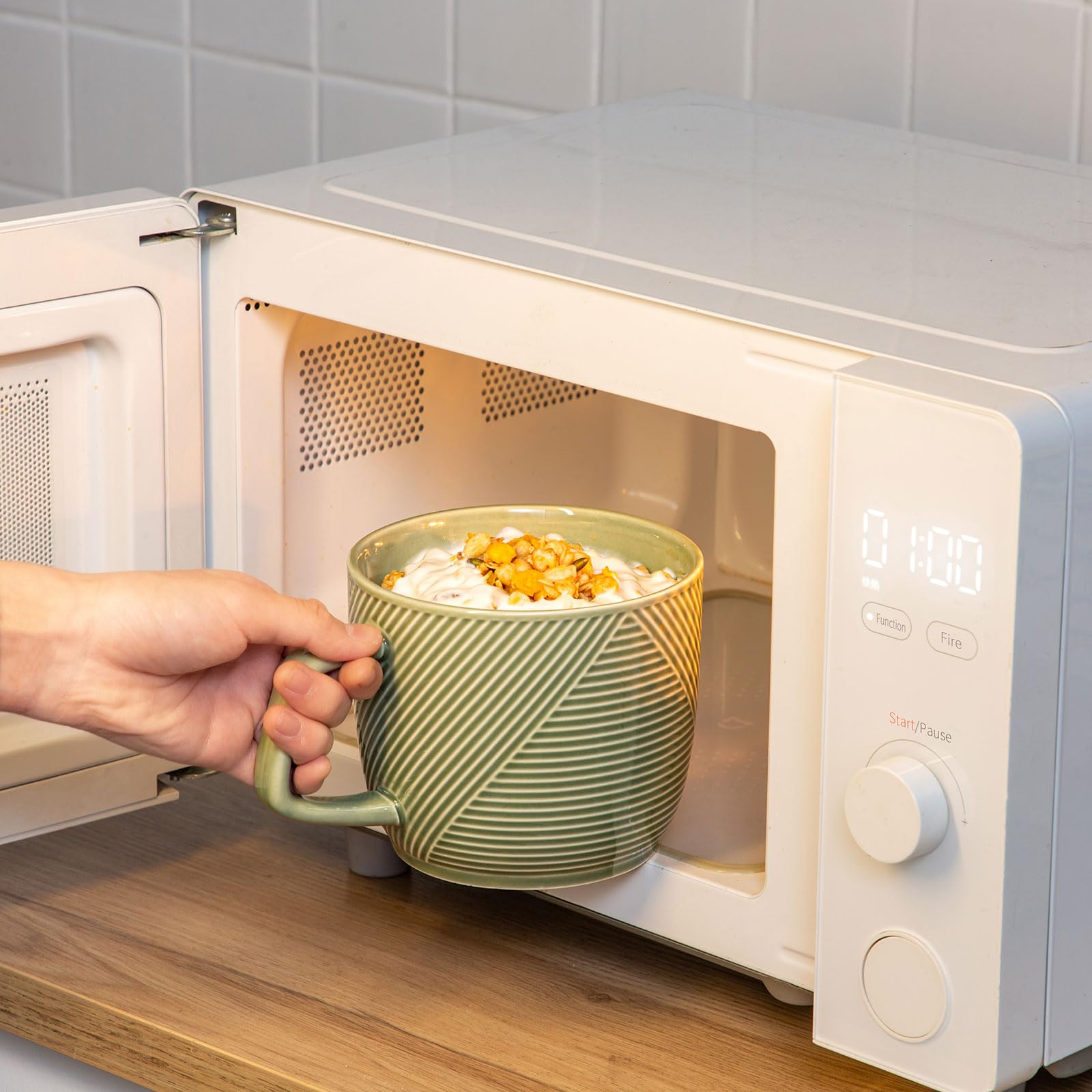 Adewnest versatile mug for coffee, tea, cocoa, or cold drinks.