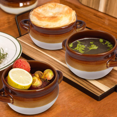 Adroiteet elegant transitional tableware for any dining occasion.