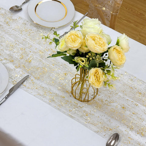 AerWo wedding centerpiece decor creates a radiant table focal point.