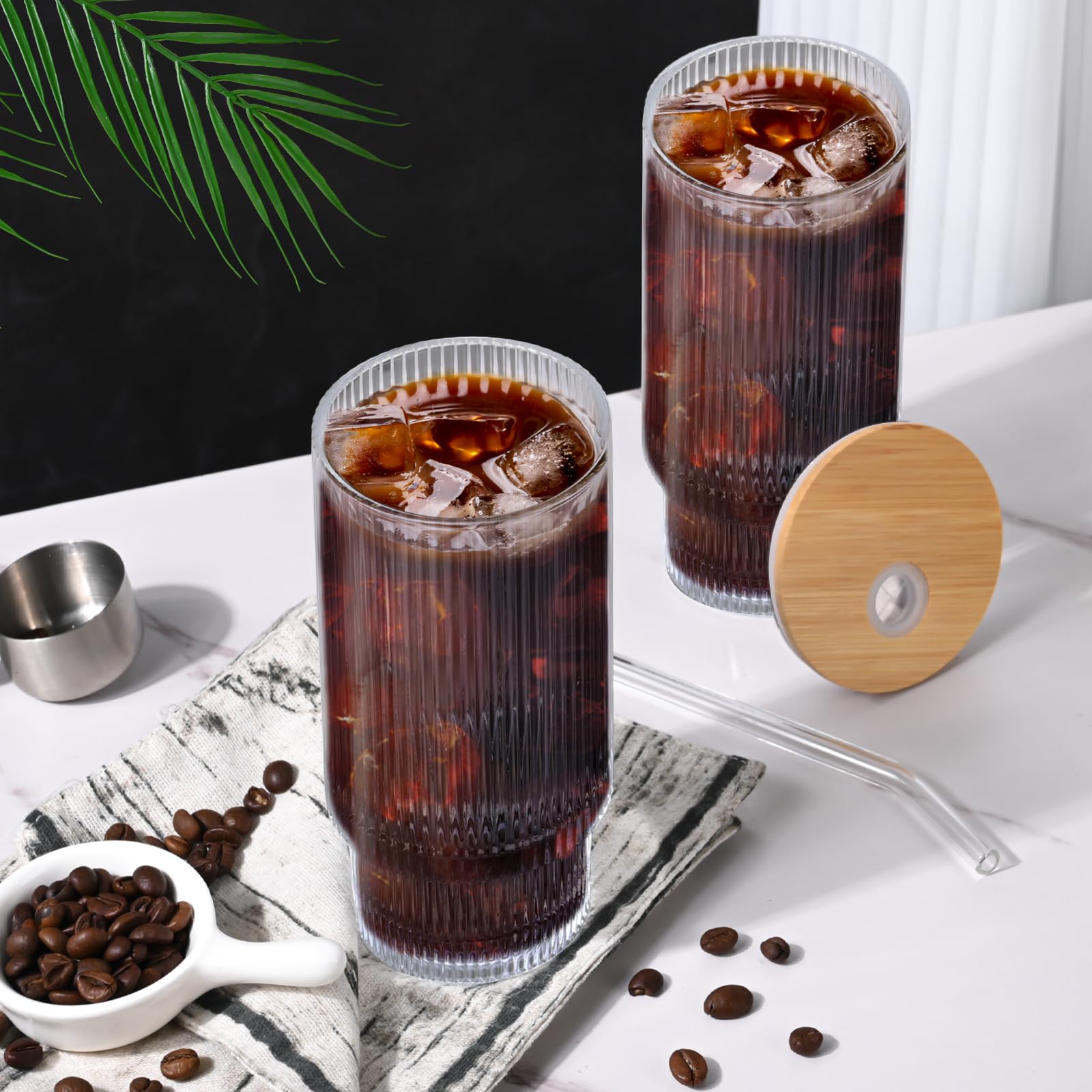 AFINSEA 16oz cup with bamboo lid features retro style and practicality.
