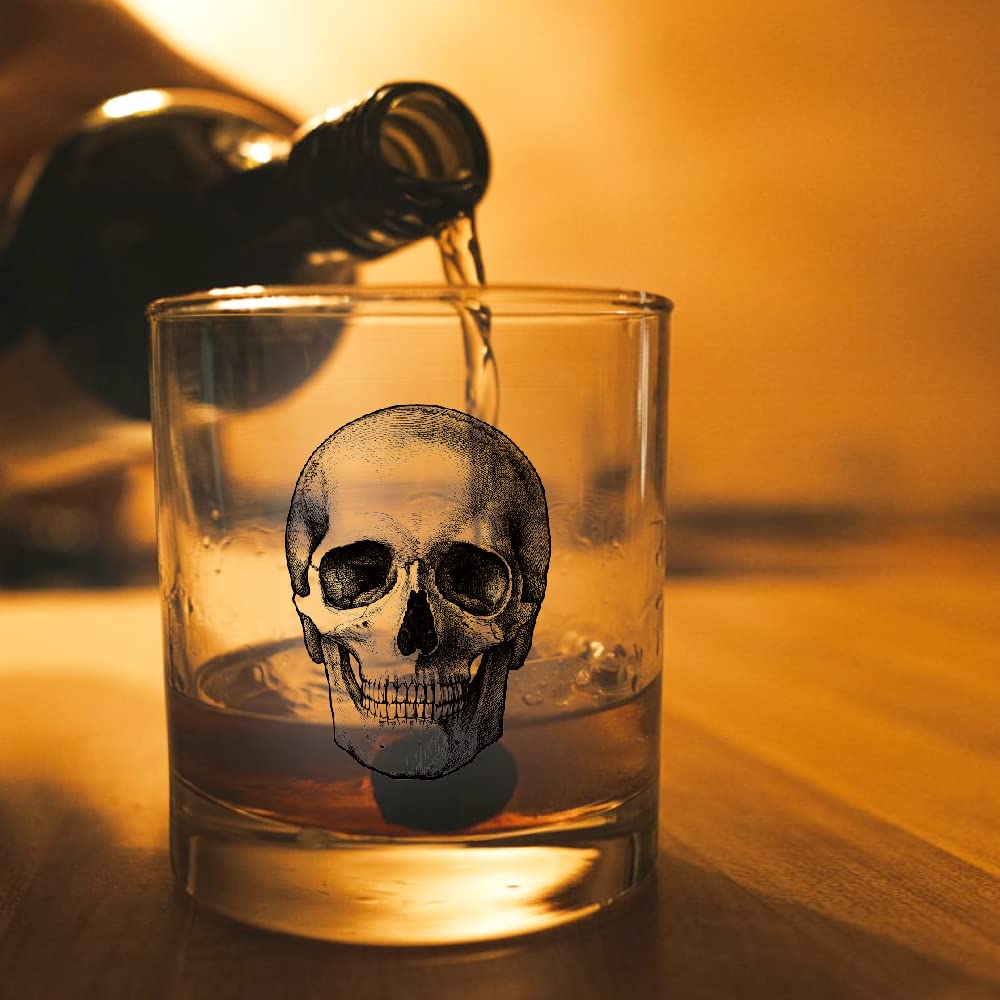 AGMDESIGN Skeleton Skull Whiskey Glass close-up showcases 11-ounce capacity for robust pours.