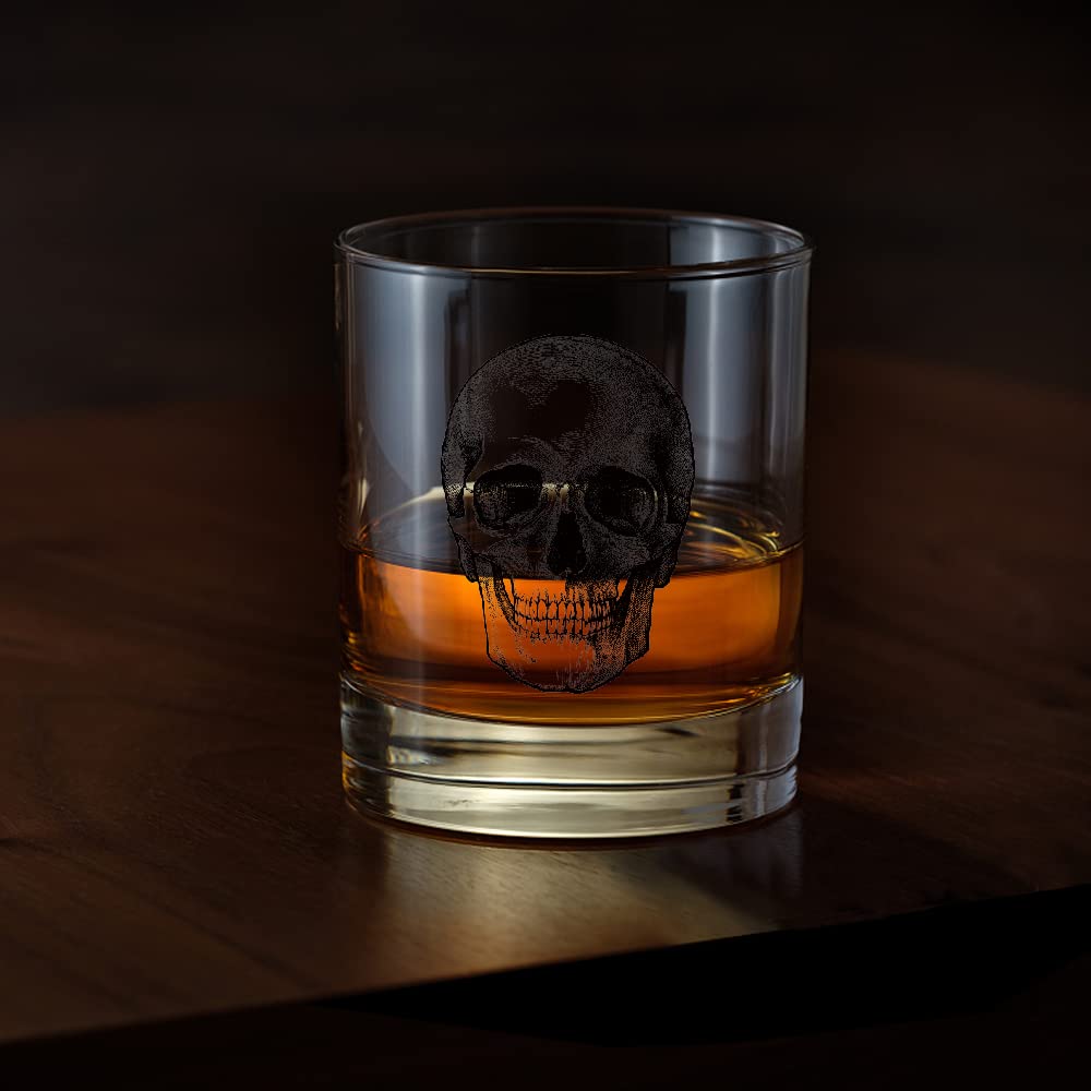 AGMDESIGN Skeleton Skull Whiskey Glass dramatic relief detail enhances conversation pieces.