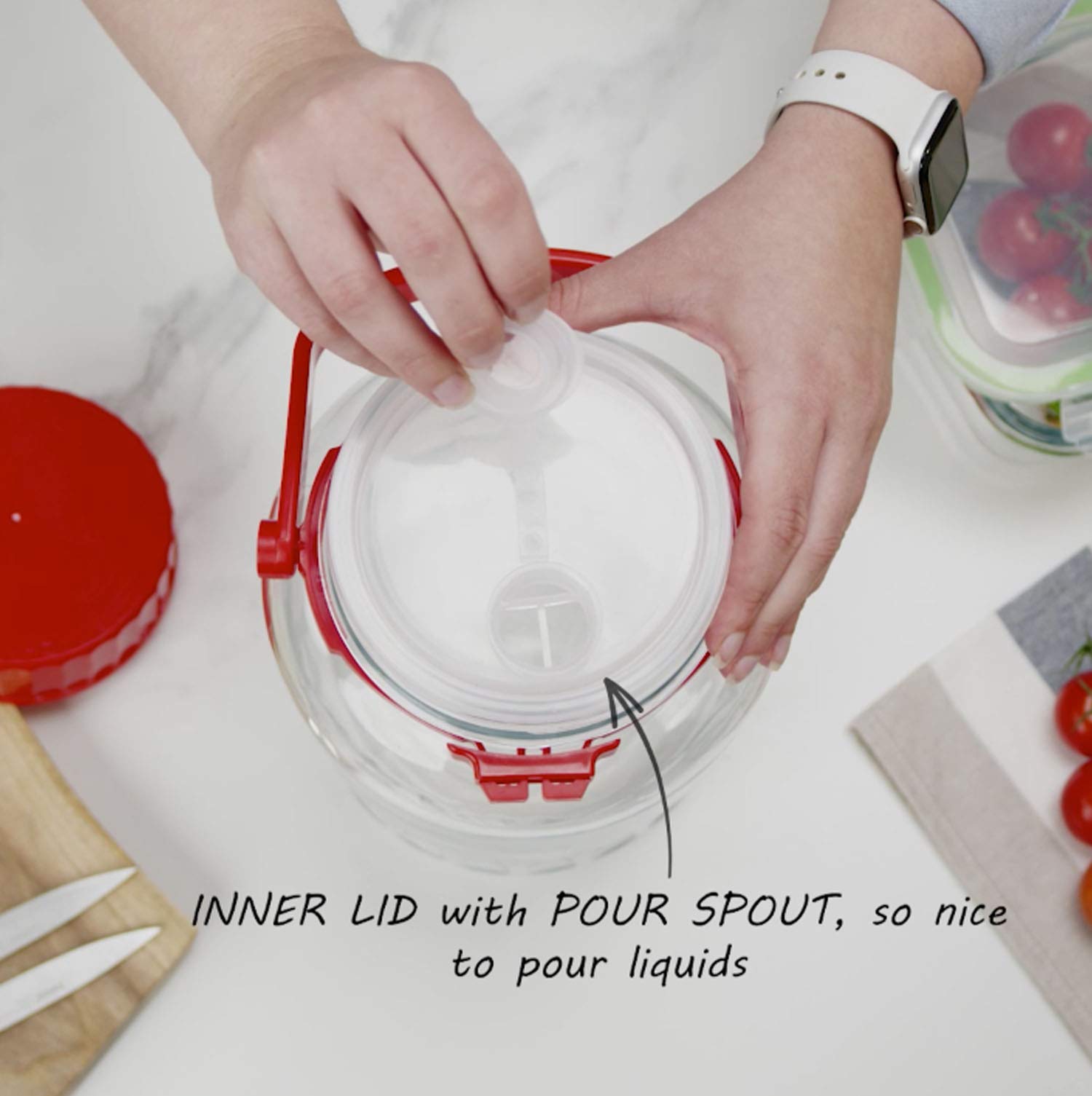 AGTRADE airtight pour-spout lids ensure mess-free pouring and fresh sealing.