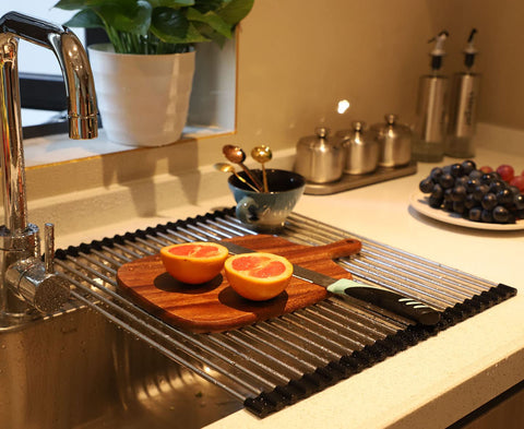Ahyuan roll-up dish drying rack in foldable design for compact storage.