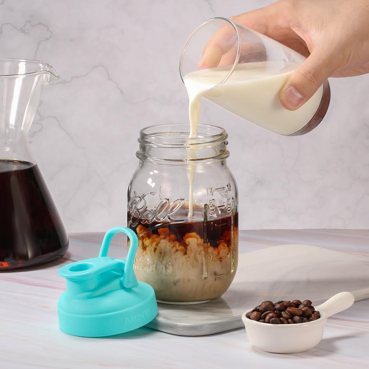 AIEVE airtight seal prevents spills and keeps drinks fresh during transport or fridge storage.