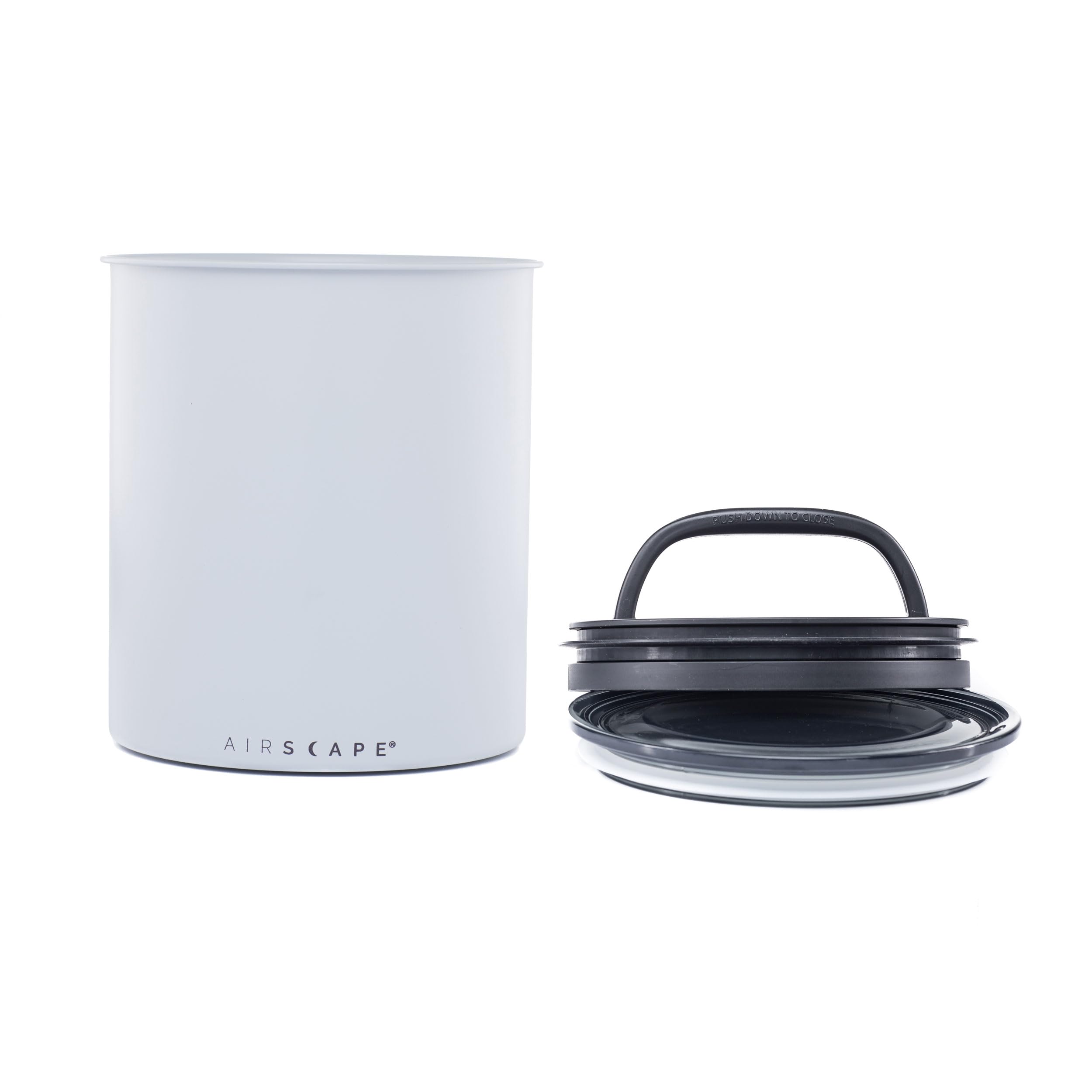 AirScape Kilo plunger lid close-up with two-way valve preserving freshness.