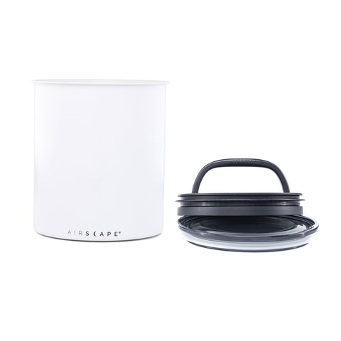 AirScape Kilo inner plunger lid in action removing excess oxygen.