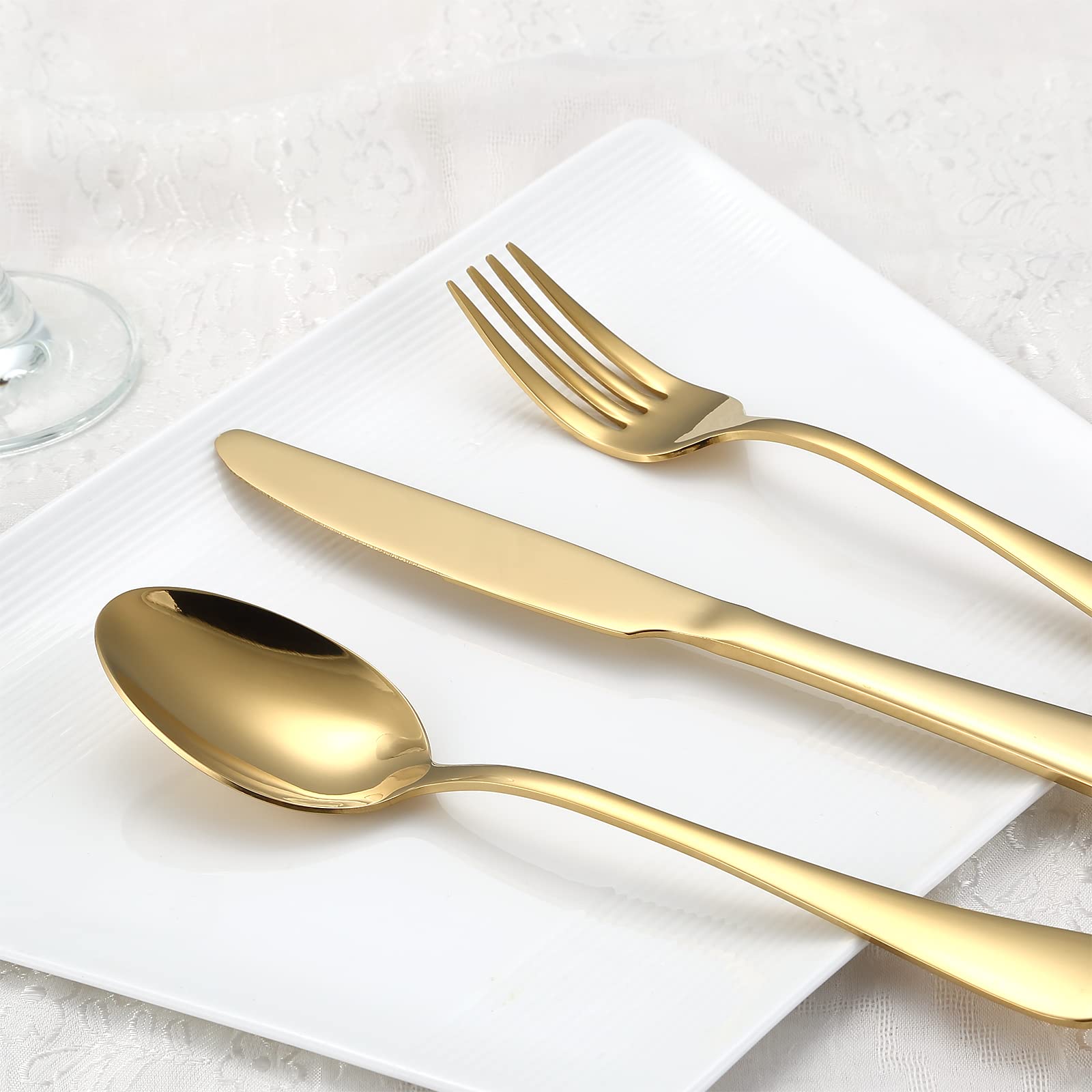 Aisoso gold dinner knives close-up shows durable stainless steel finish
