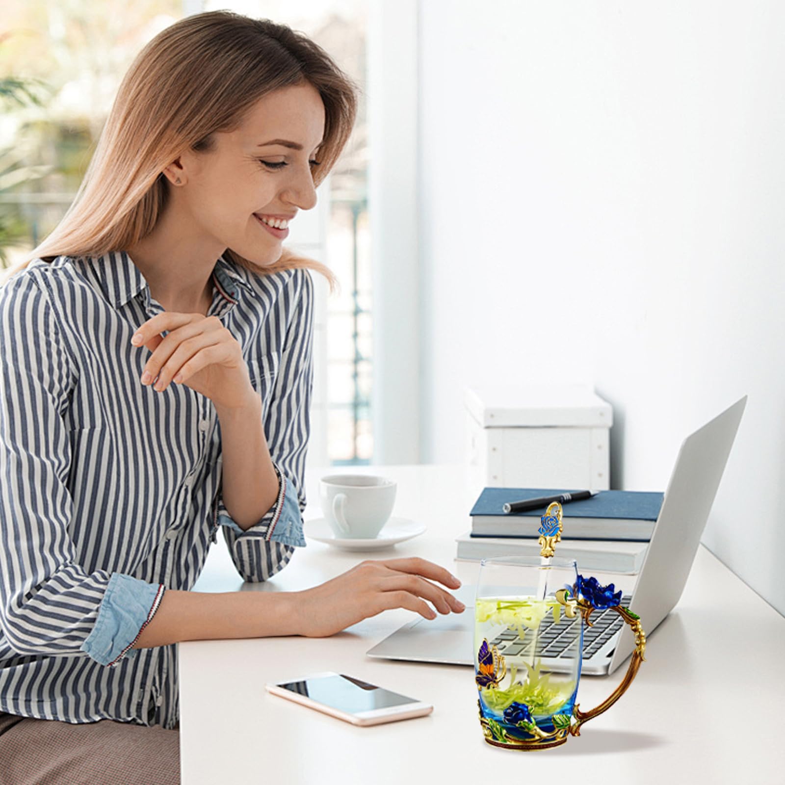 AISVELDY glass mug with eco-friendly metal accents elevates style at home.