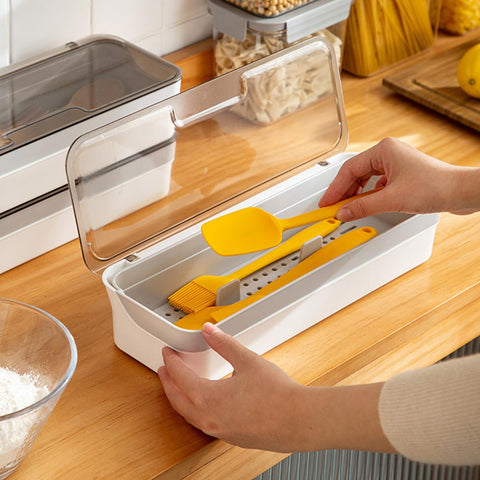 AIYoo flatware tray with drainer drains water, keeping utensils dry and ready