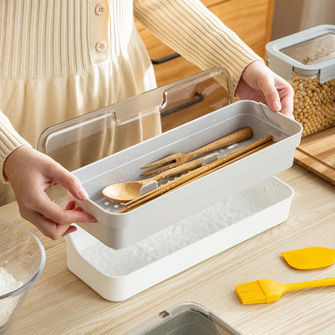 AIYoo plastic material closeup shows sturdy, durable construction