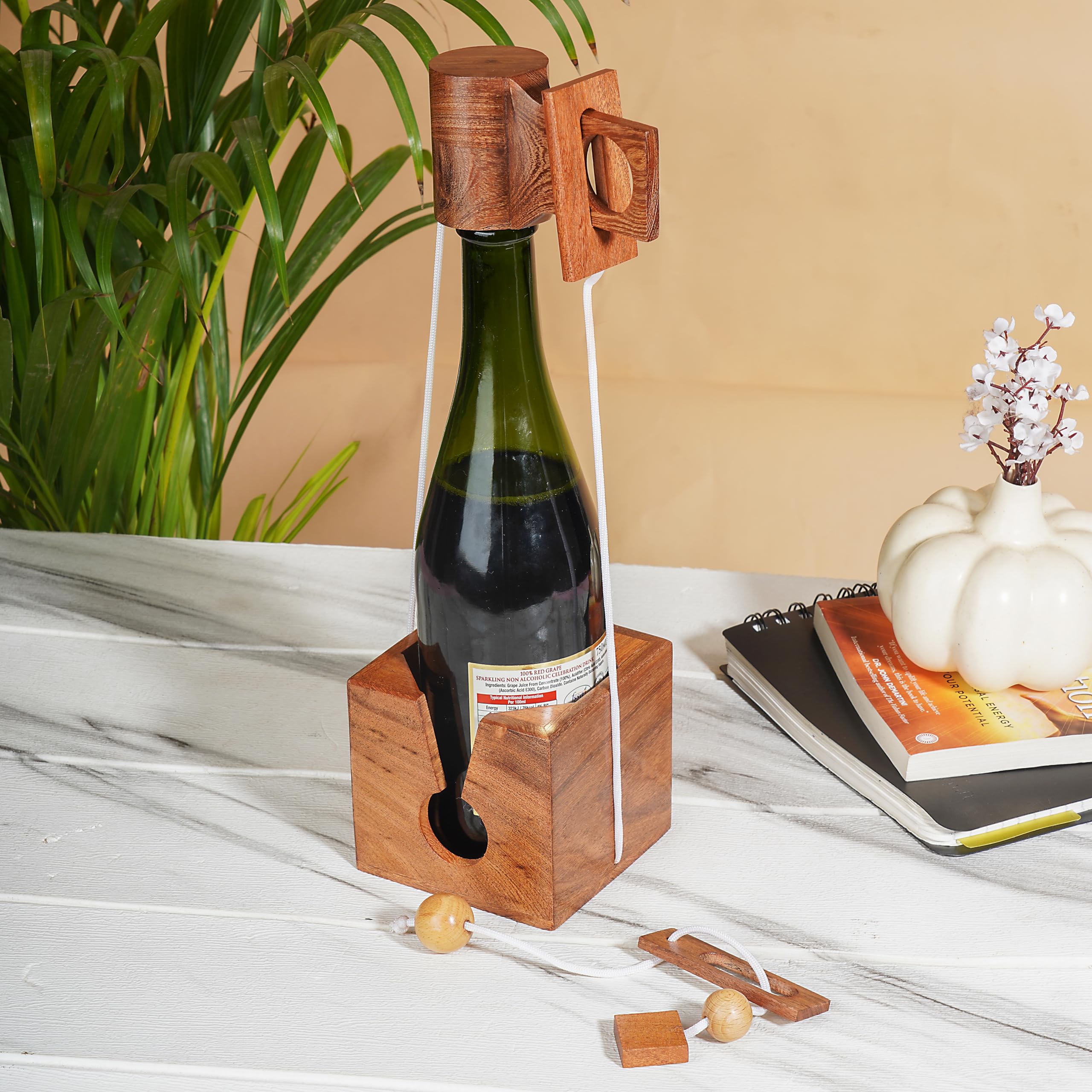 Ajuny wine lover gift combines puzzle and bottle presentation for celebrations.