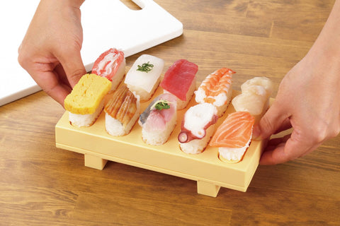 Boxed packaging of CH-2011 sushi mold ideal for gifting or parties.