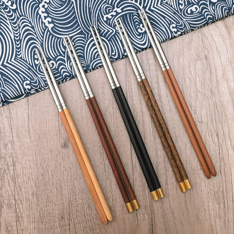 AKONEGE 9.8-inch chopsticks provide comfortable grip for meals.