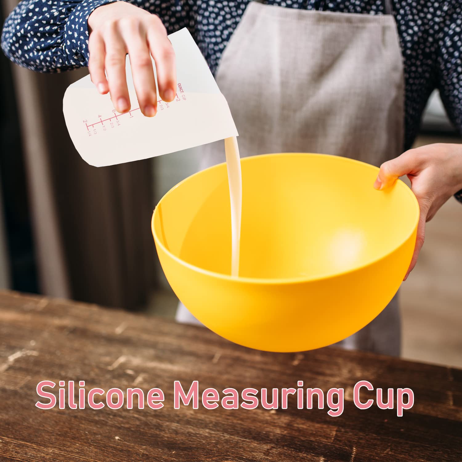 Alaeseje 250ml squeeze-and-pour cup ready for melted butter or chocolate.