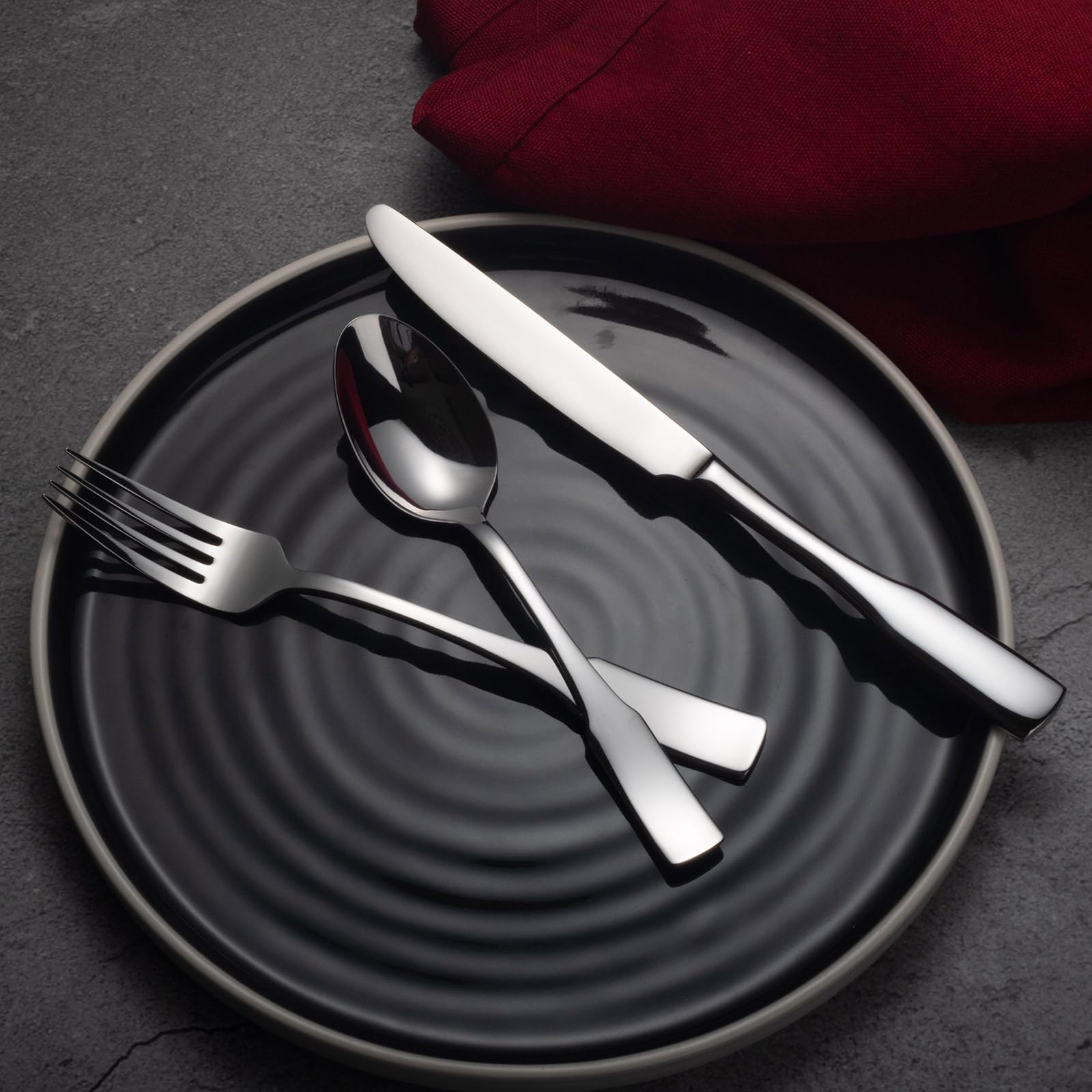 Alata Kate salad fork for easy, elegant table service.