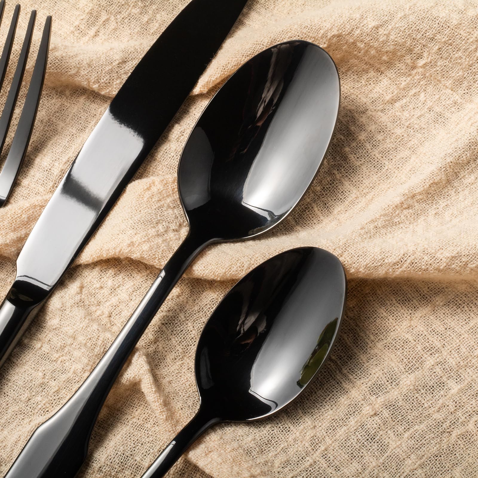 Alata Kate dishwasher-safe finish for easy cleaning.