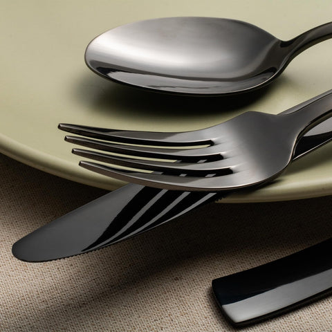 Alata Kate service for eight with full place settings.