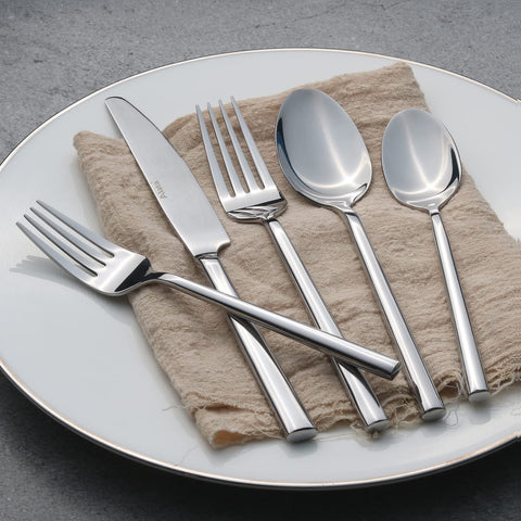 Alata Potter dishwasher-safe silverware for easy cleanup.