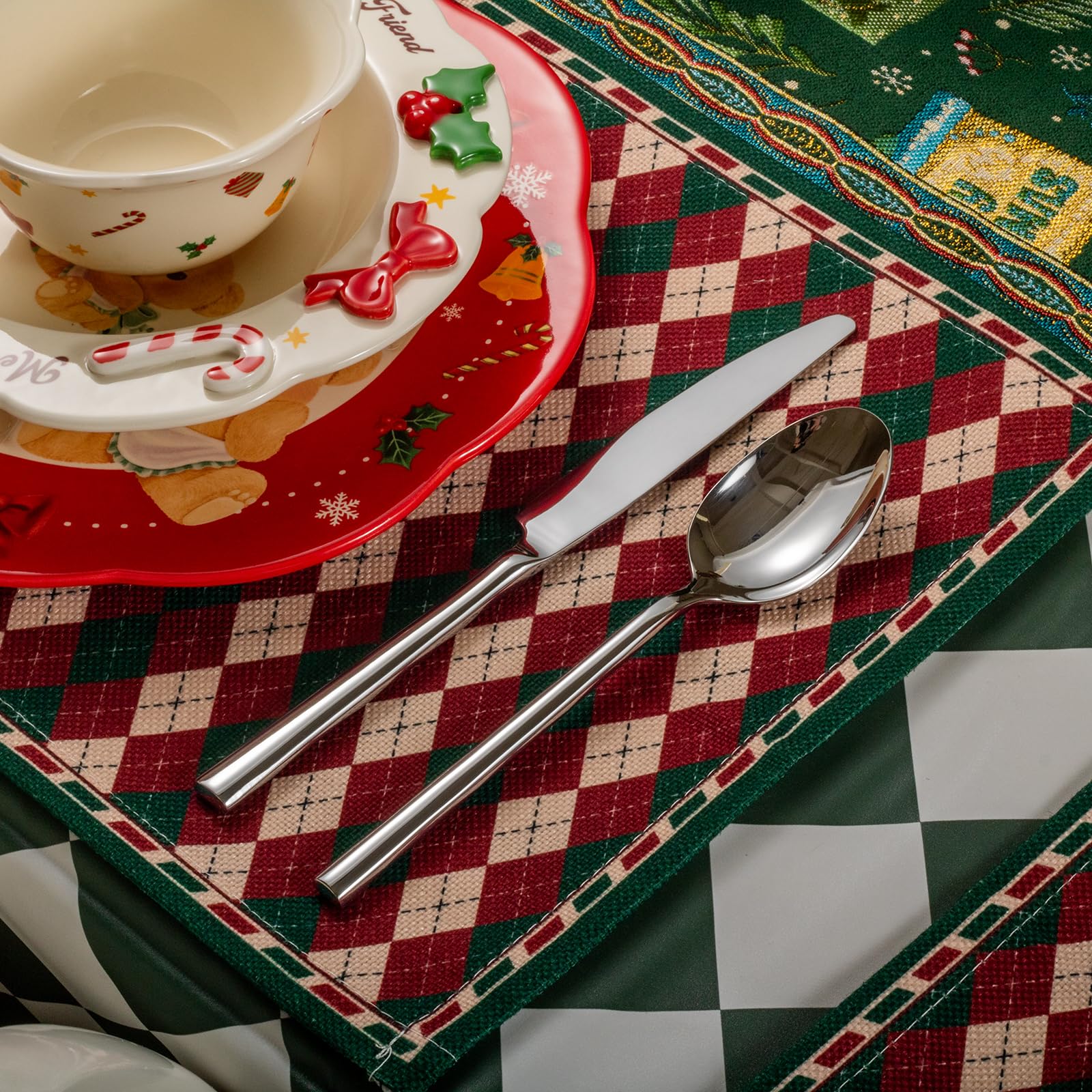 Alata Potter dinner fork in thick 18/0 stainless steel for everyday durability.