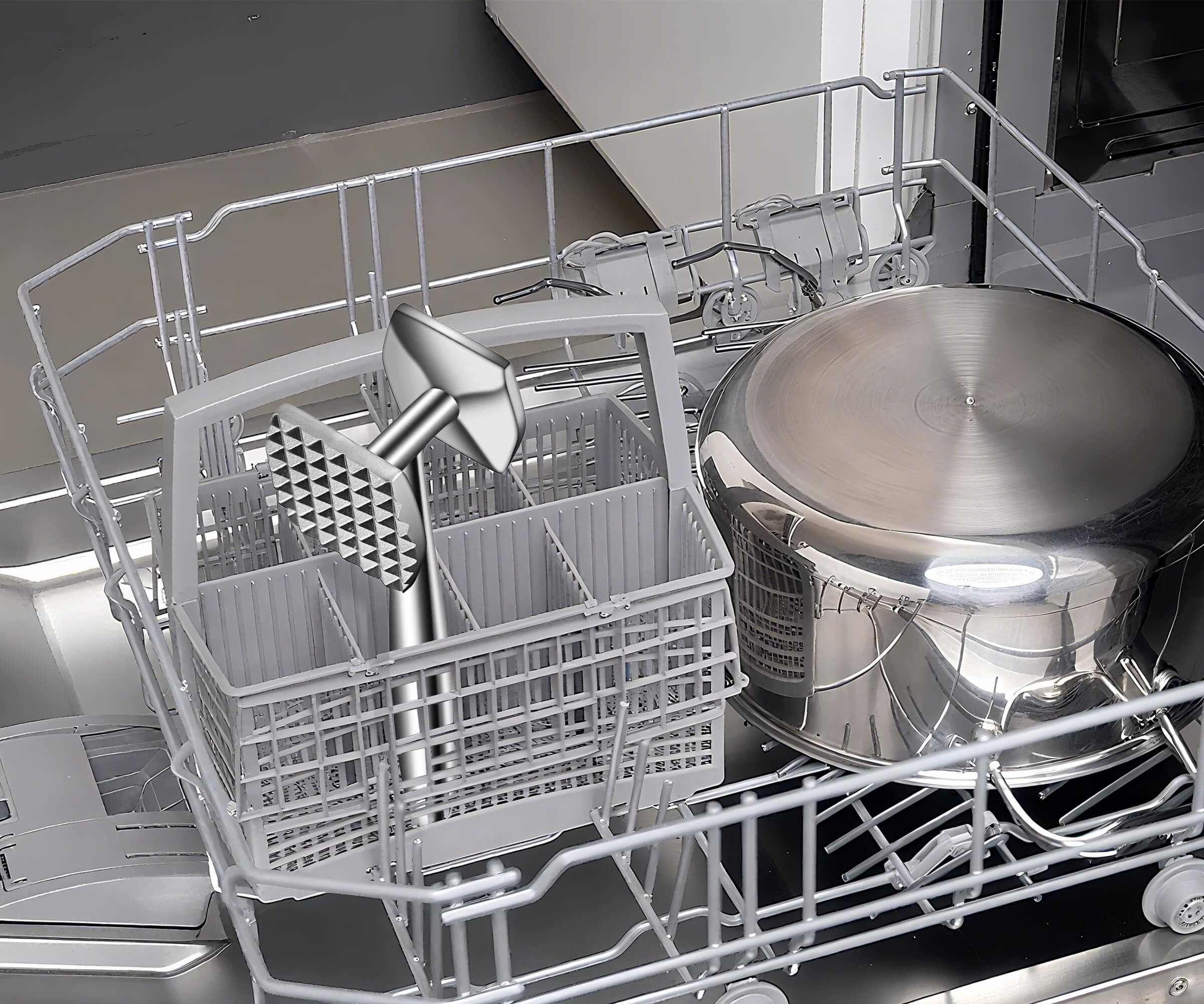 Aliglow balanced design grip supports steady, efficient cooking.