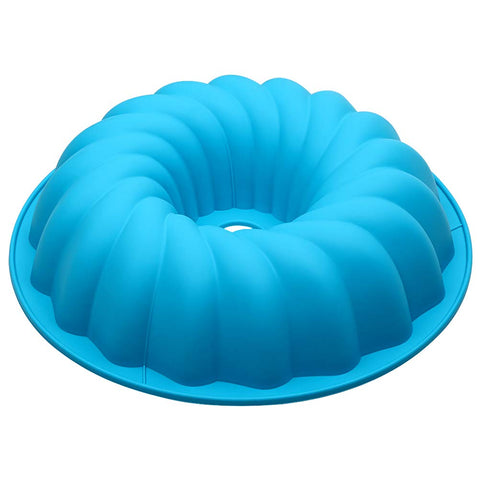 Alimat PluS 6-cup round fluted silicone pan for quick, even-baked desserts.