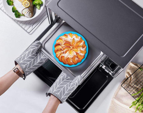 Alimat PluS silicone cake pan height is 2.3 inches for tall desserts.